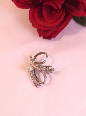 Vintage Silver Plated Faux Pearl & Crystal Bow Brooch